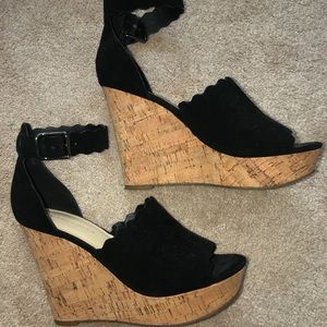 Black Wedges